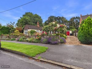 FRONT ASPECT & GARAGE- click for photo gallery